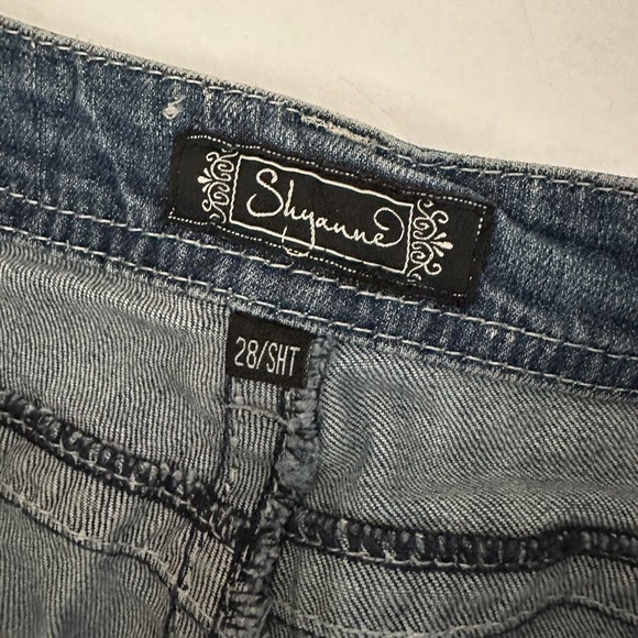 Shyanne Womens Jeans Anne Boot Cut Flap Medium Wash Denim Mid Rise Sz 28 Short - Picture 3 of 9